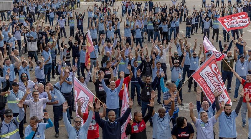 Assembleia trabalhadores GM em SJC/ Crédito Sindmetalsjc
